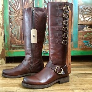 NWT FRYE Veronica Tall Strap boots